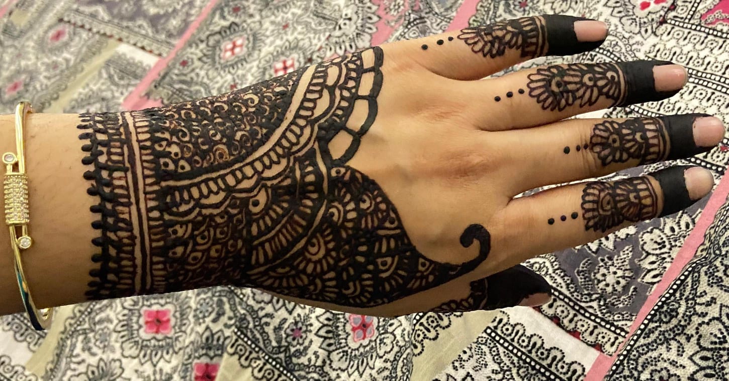 Modern minimal mehndi design